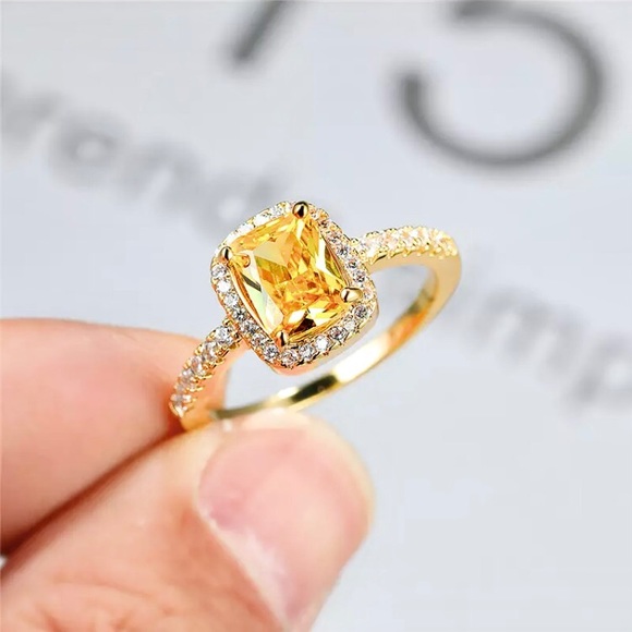 Brilliant Yellow Gold Topaz Diamond Statement Ring - Picture 3 of 7
